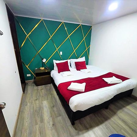 Hotel Kristal Ferial Bogota Bagian luar foto