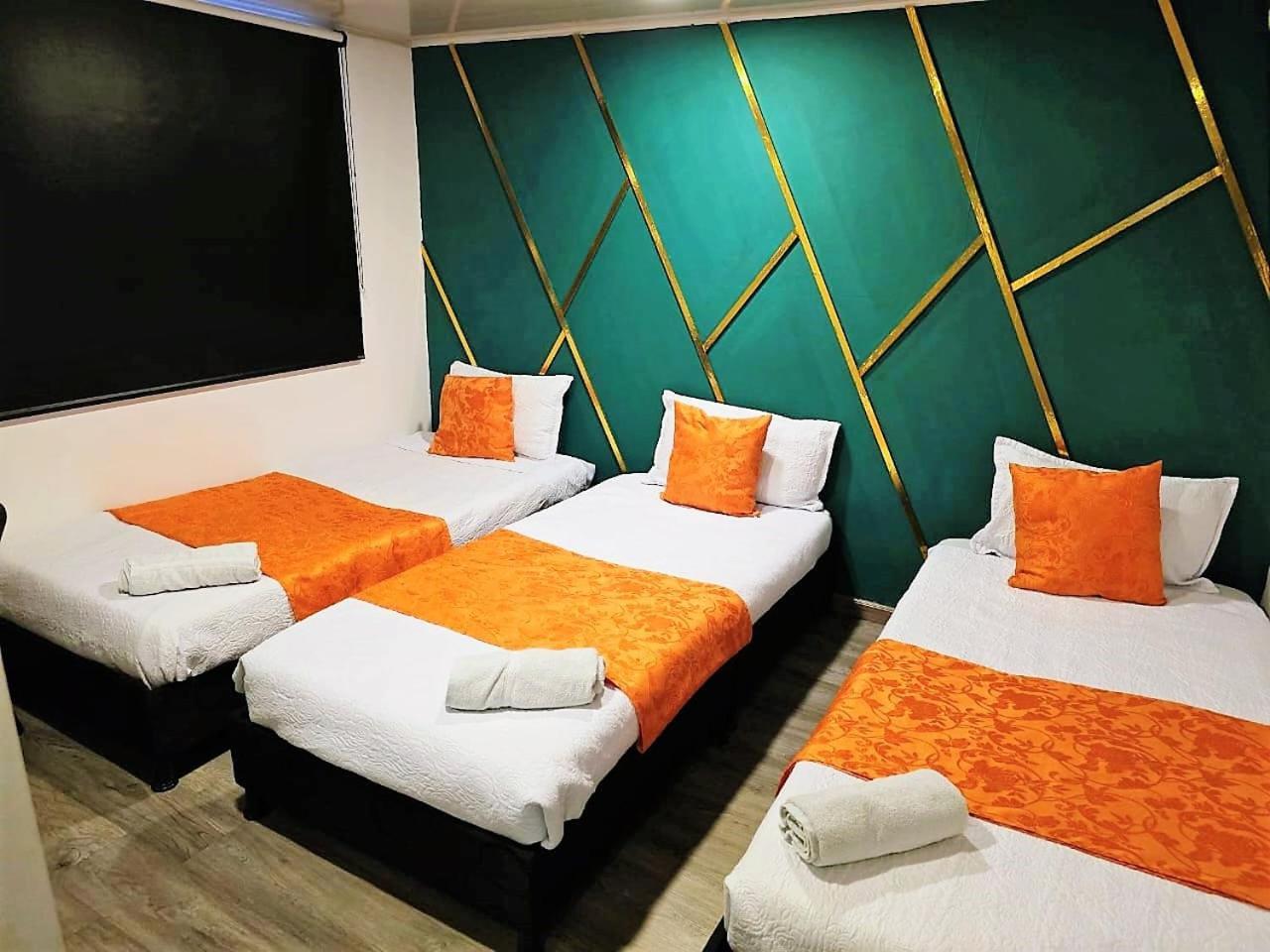 Hotel Kristal Ferial Bogota Bagian luar foto