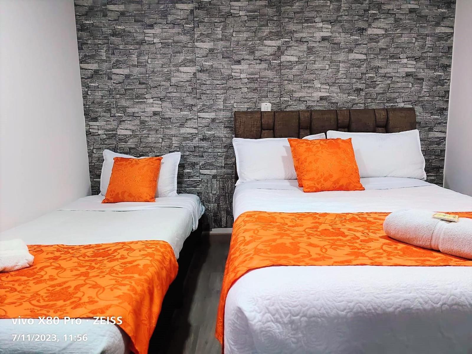 Hotel Kristal Ferial Bogota Bagian luar foto