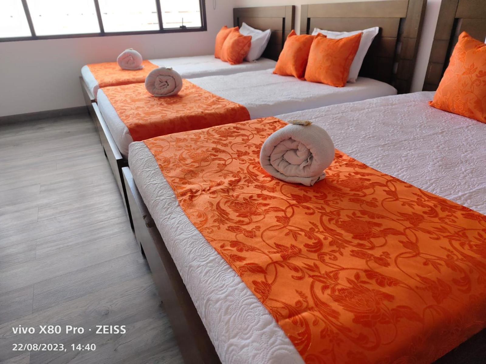 Hotel Kristal Ferial Bogota Bagian luar foto