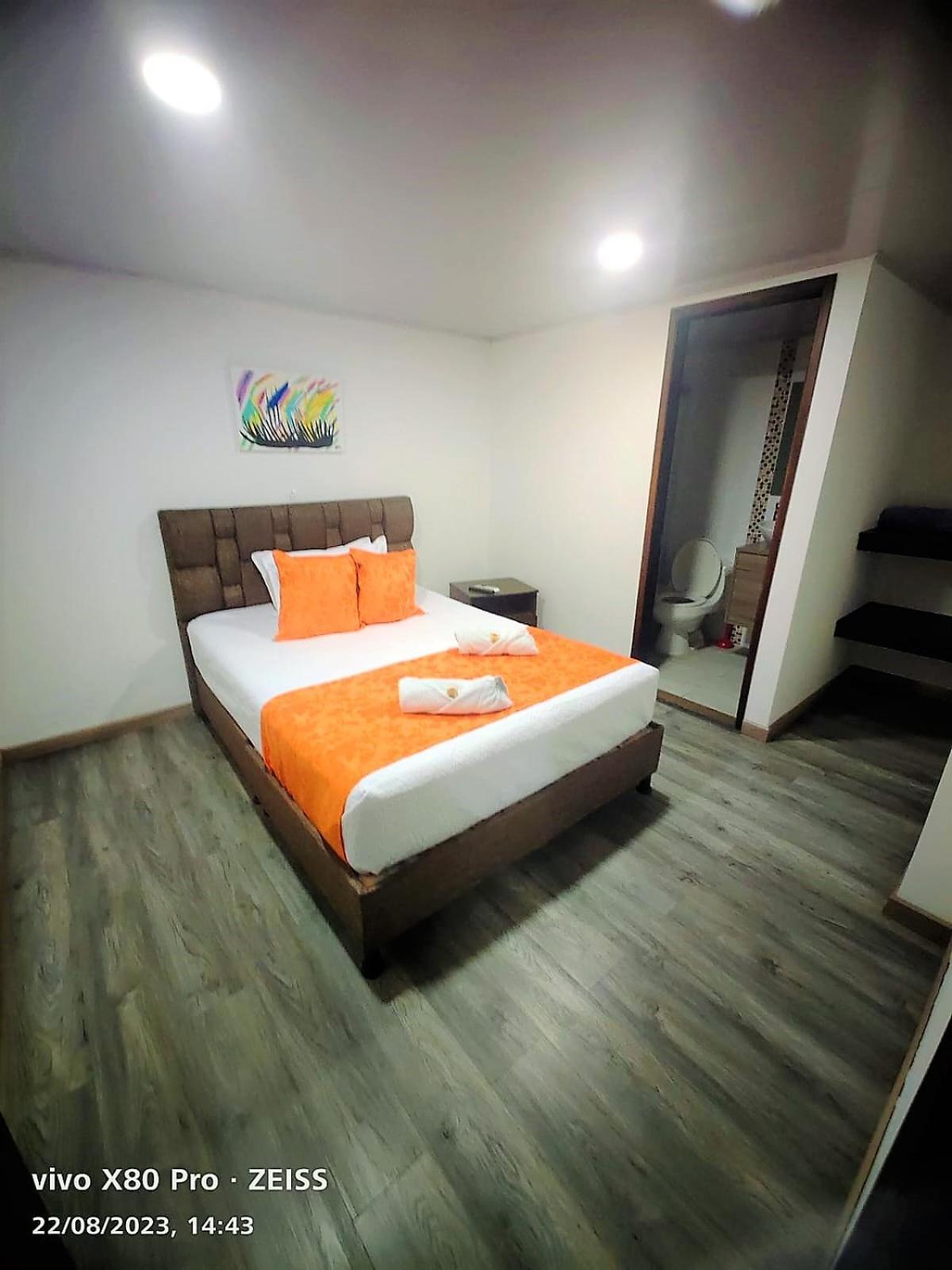 Hotel Kristal Ferial Bogota Bagian luar foto