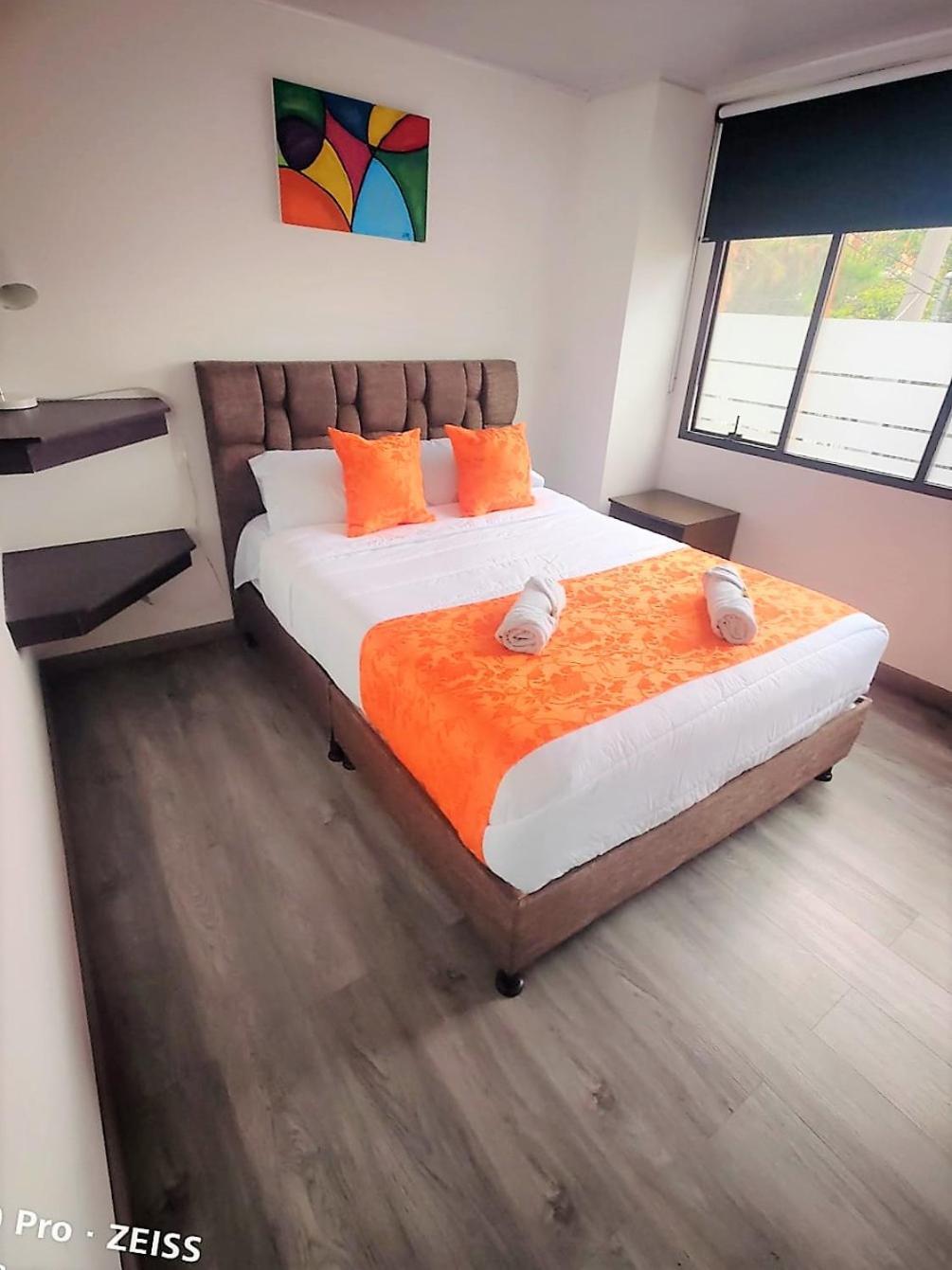 Hotel Kristal Ferial Bogota Bagian luar foto