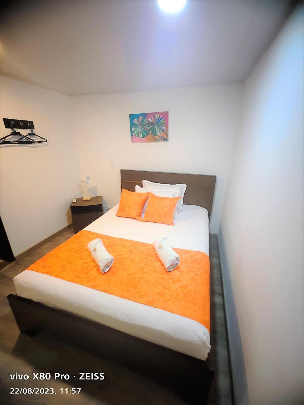 Hotel Kristal Ferial Bogota Bagian luar foto