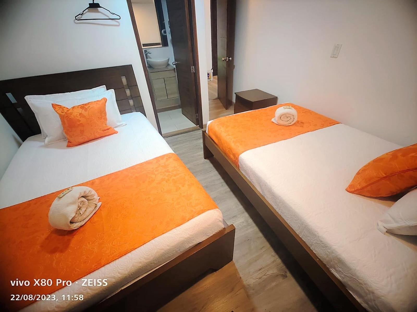 Hotel Kristal Ferial Bogota Bagian luar foto