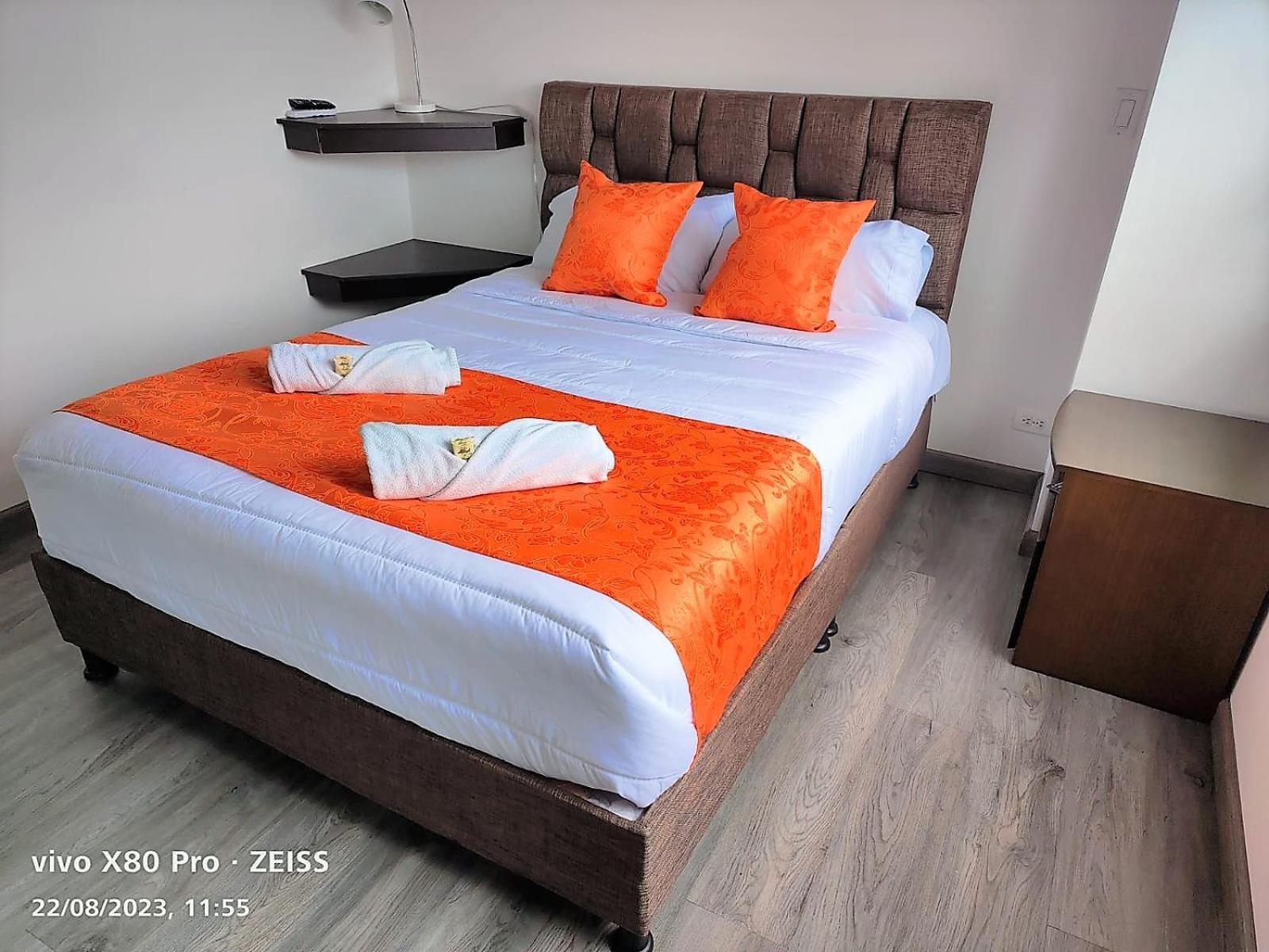 Hotel Kristal Ferial Bogota Bagian luar foto