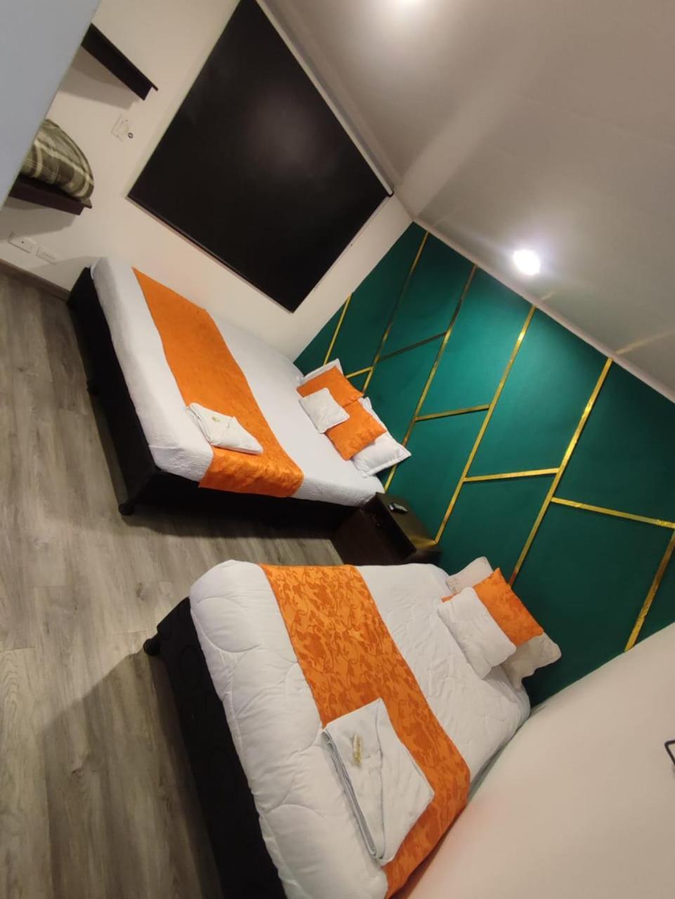 Hotel Kristal Ferial Bogota Bagian luar foto